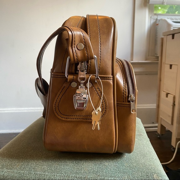 Vintage Airway Industries Carry-On Bag With Lock and Key - Picture 5 of 12